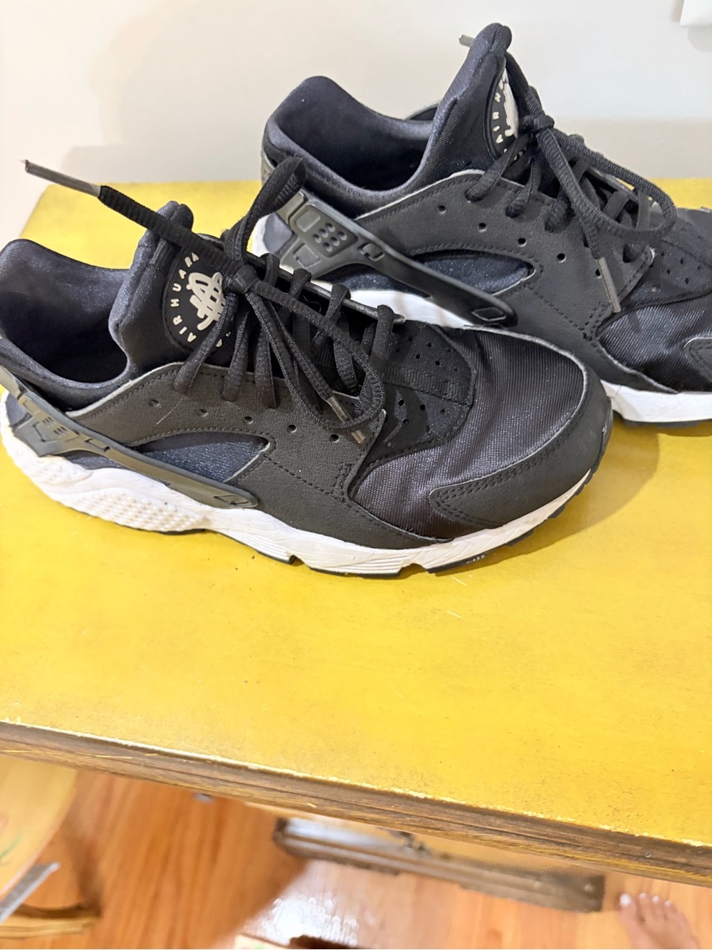 Nike Men’s Black and White Athletic Sneakers